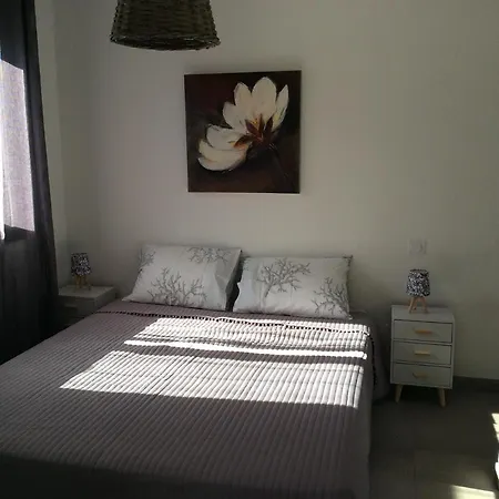 Hébergement de vacances Coquet Indépendant Entre Et Maquis *