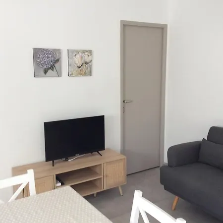 Coquet Independant Entre Et Maquis